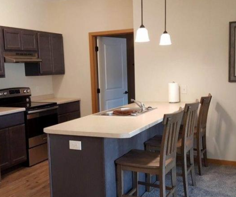 east-point-village-apartments-kitchen-with-dining-table